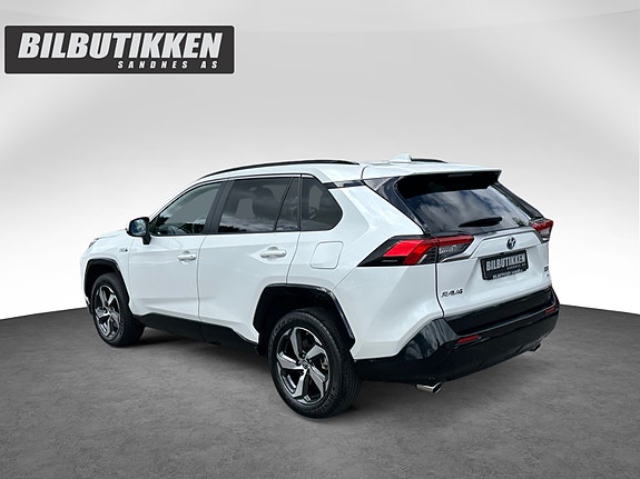 Toyota RAV4 Plug-in Hybrid 3 of 5