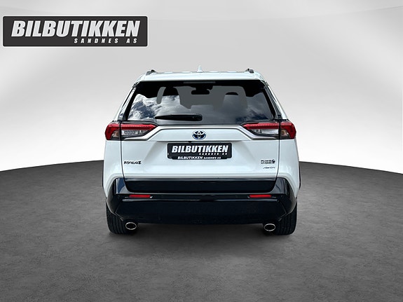 Toyota RAV4 Plug-in Hybrid 4 of 5