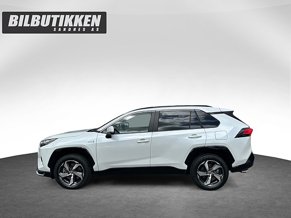 Toyota RAV4 Plug-in Hybrid 2 of 5
