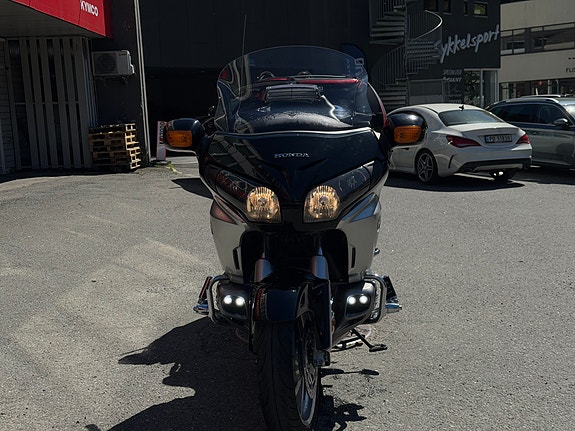 Honda Goldwing 4 of 5