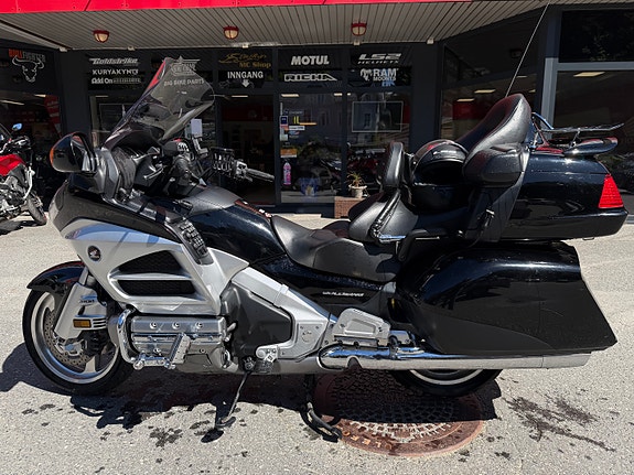 Honda Goldwing 2 of 5