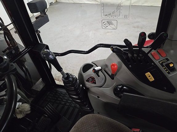 Massey Ferguson 5475 Dyna 4 20 of 24