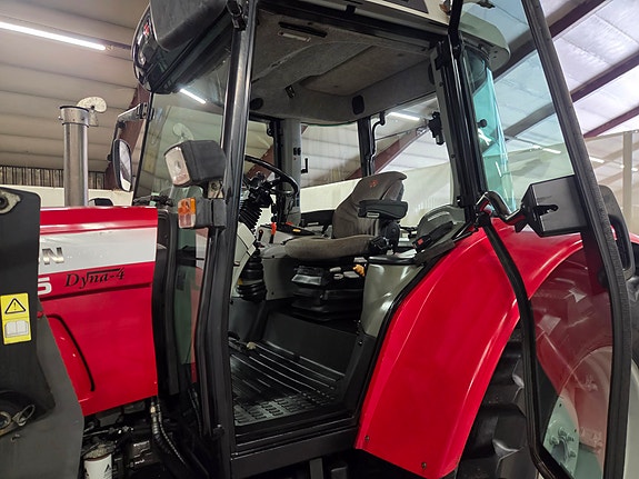 Massey Ferguson 5475 Dyna 4 18 of 24