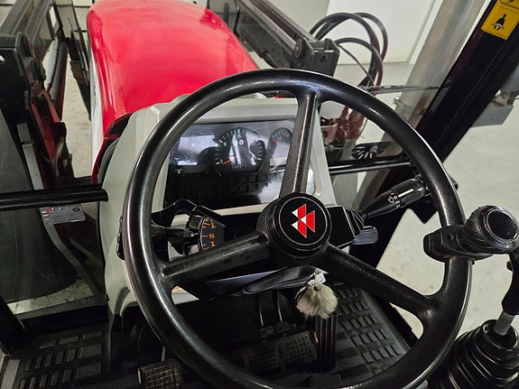 Massey Ferguson 5475 Dyna 4 21 of 24