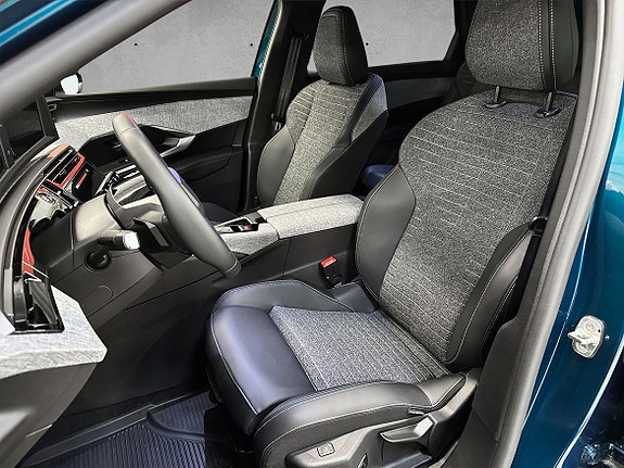 Peugeot e-5008 12 of 21