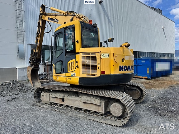 Komatsu PC138US-8 Beltegraver m/rototilt – 2 skuffer – klype – avretningsbjelke SE VIDEO 4 of 5
