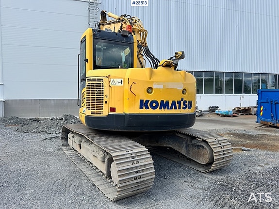Komatsu PC138US-8 Beltegraver m/rototilt – 2 skuffer – klype – avretningsbjelke SE VIDEO 5 of 5
