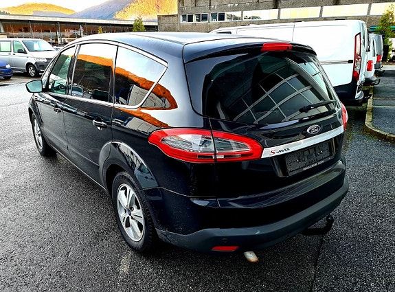 Ford S-MAX 6 of 27