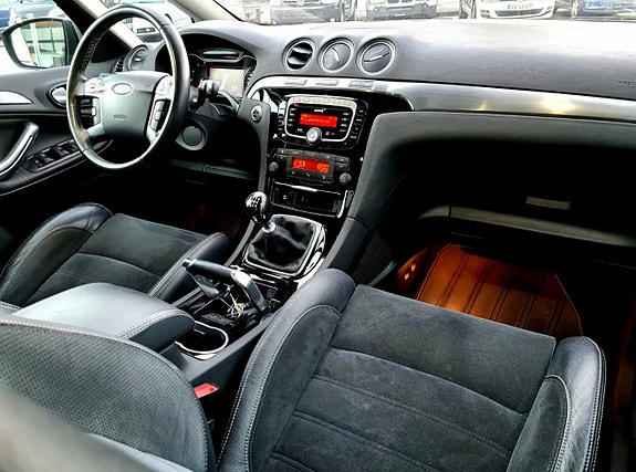 Ford S-MAX 10 of 27