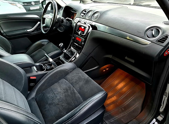 Ford S-MAX 11 of 27