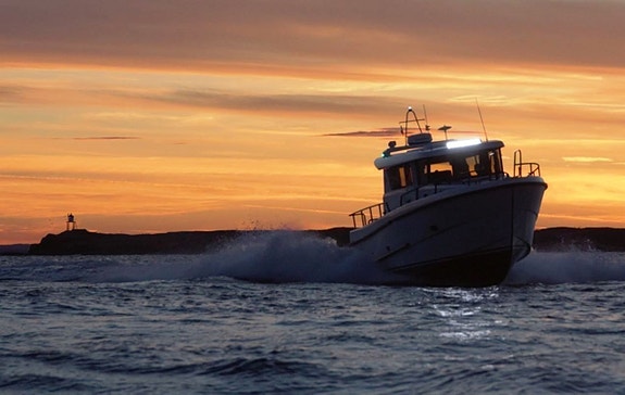 NY - SARGO 33 med BAKDØR - SIDEPORT - TAXIBÅT 27 of 30