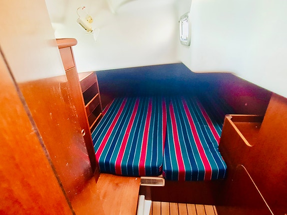 LEV LIVET I MIDDELHAVET: Beneteau Oceanis Clipper 411 - Kan selges uten moms! 11 of 30