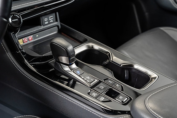 Lexus NX450h 14 of 25