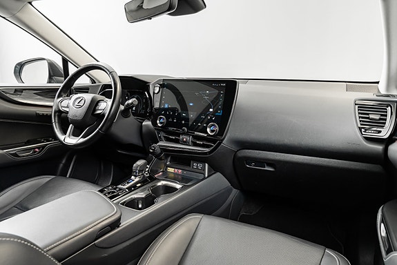 Lexus NX450h 23 of 25