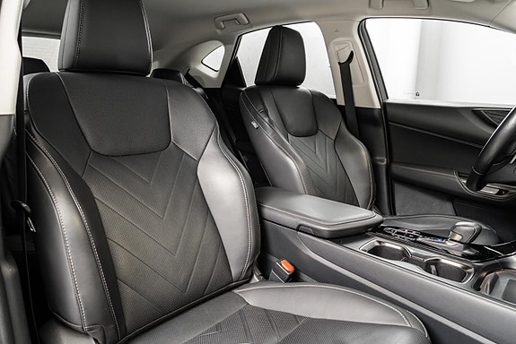 Lexus NX450h 24 of 25