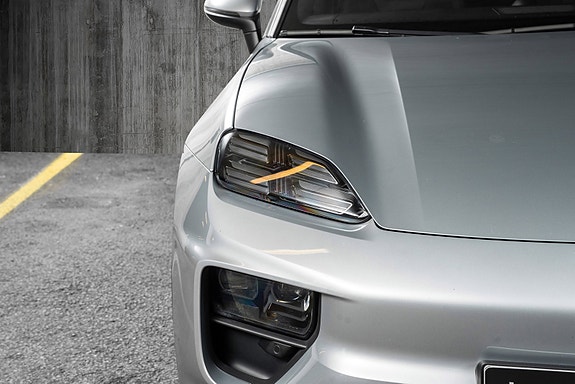 Porsche Macan 6 of 30