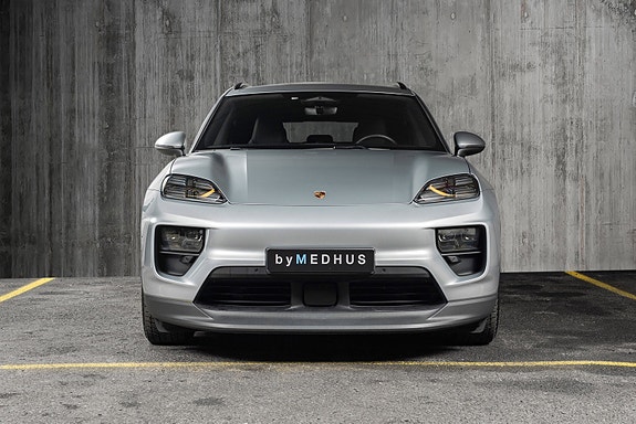 Porsche Macan 4 of 30