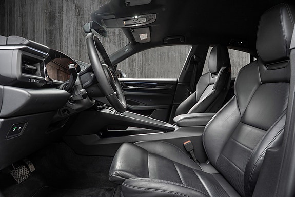 Porsche Macan 17 of 30