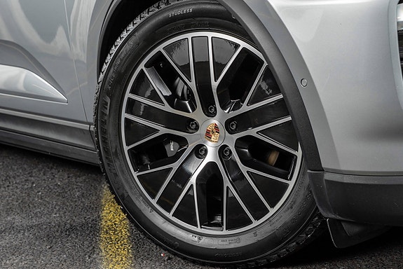 Porsche Macan 14 of 30