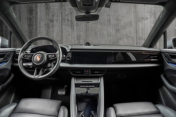 Porsche Macan 21 of 30