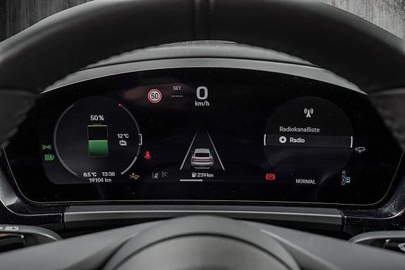 Porsche Macan 28 of 30