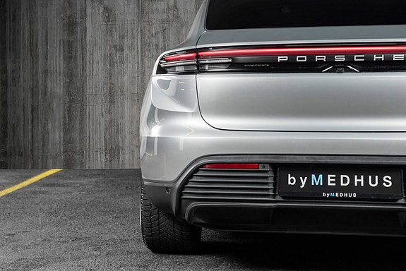 Porsche Macan 8 of 30
