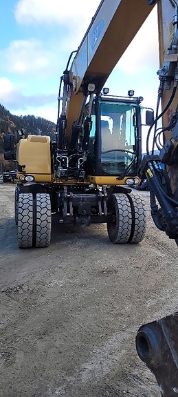Cat M313D 3 of 5