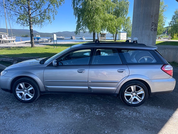 Subaru Legacy 5 of 5