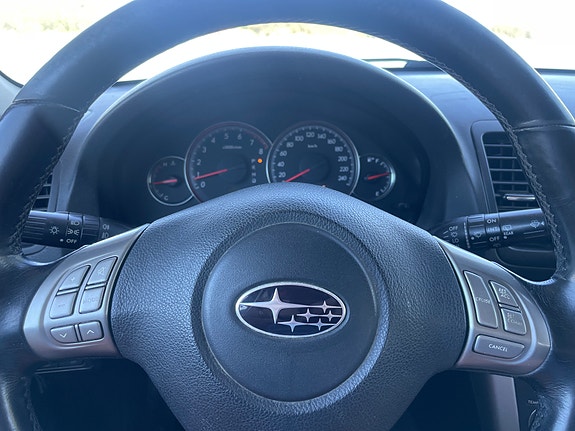 Subaru Legacy 12 of 24