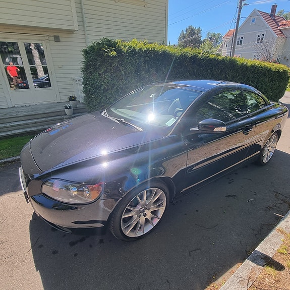 Volvo C70 3 of 23