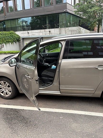 Peugeot 5008 9 of 14