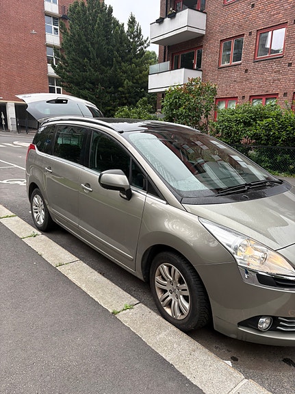 Peugeot 5008 7 of 14