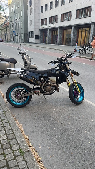 Husqvarna FE 350 4 of 5
