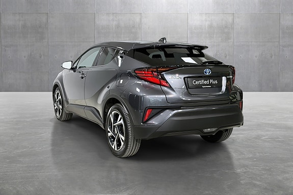 Toyota C-HR 3 of 5