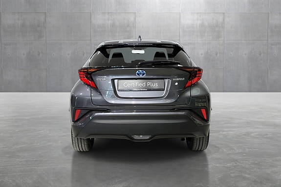 Toyota C-HR 4 of 5