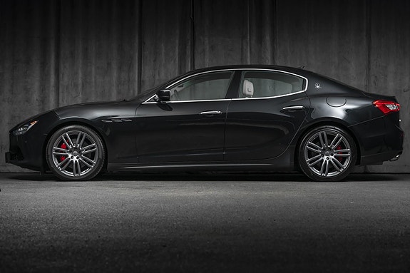 Maserati Ghibli 2 of 5