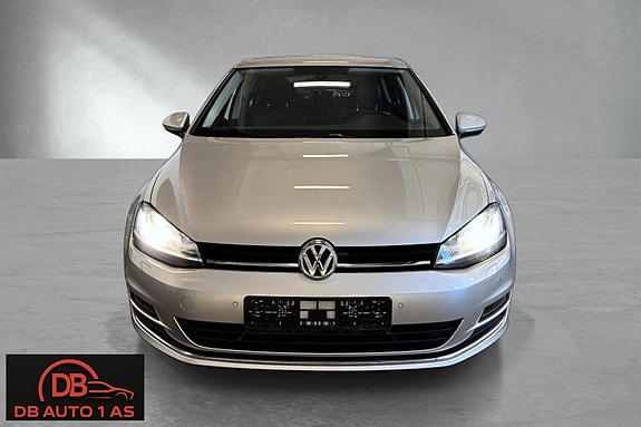 Volkswagen Golf VII 2 of 5