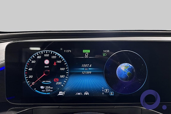 Mercedes-Benz EQC400 14 of 19