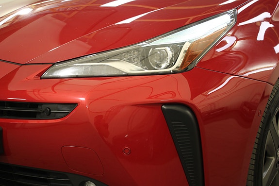Toyota Prius 18 of 30