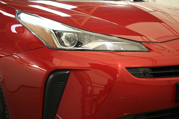 Toyota Prius 11 of 30