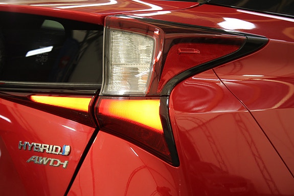 Toyota Prius 15 of 30