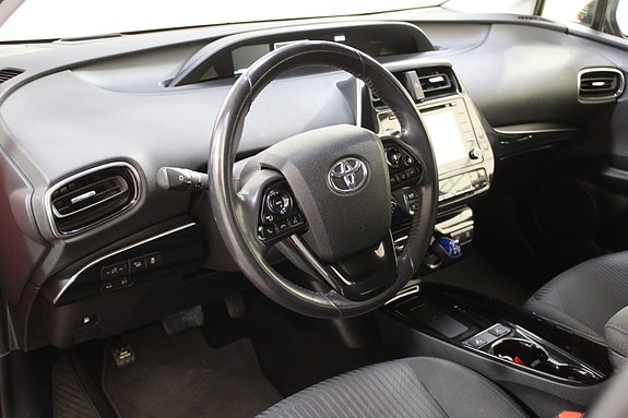 Toyota Prius 26 of 30