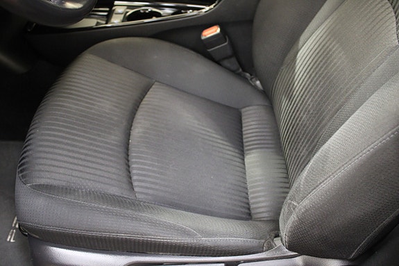 Toyota Prius 23 of 30