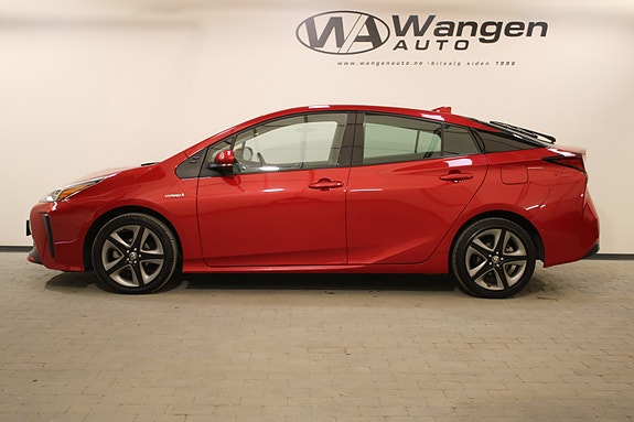 Toyota Prius 4 of 30