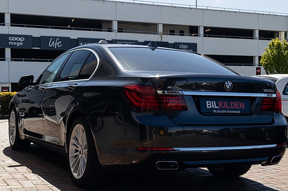 BMW 7-Serie 3 of 5