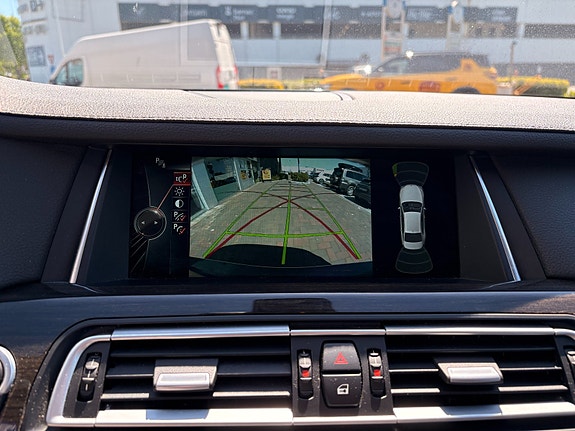 BMW 750d 19 of 25