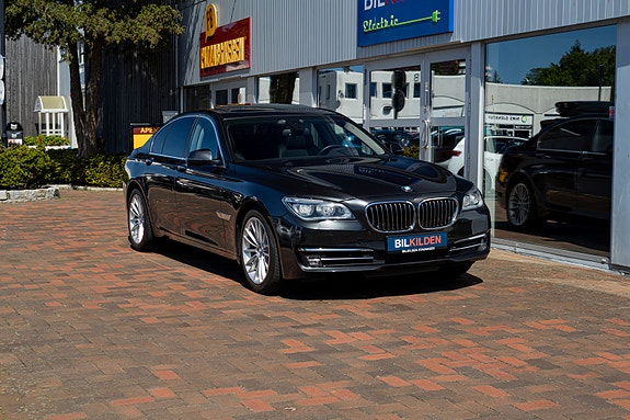 BMW 750d 9 of 25