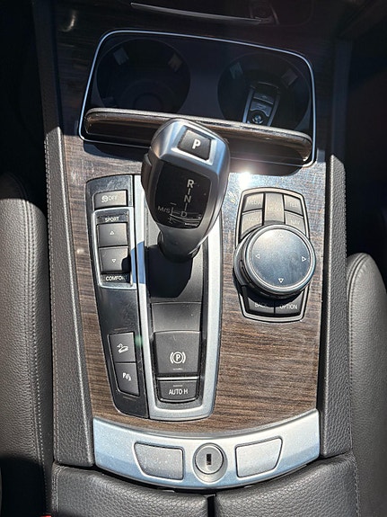 BMW 750d 18 of 25