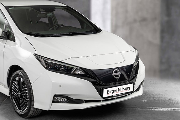 Nissan Leaf 3 of 5