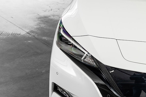 Nissan Leaf 5 of 5
